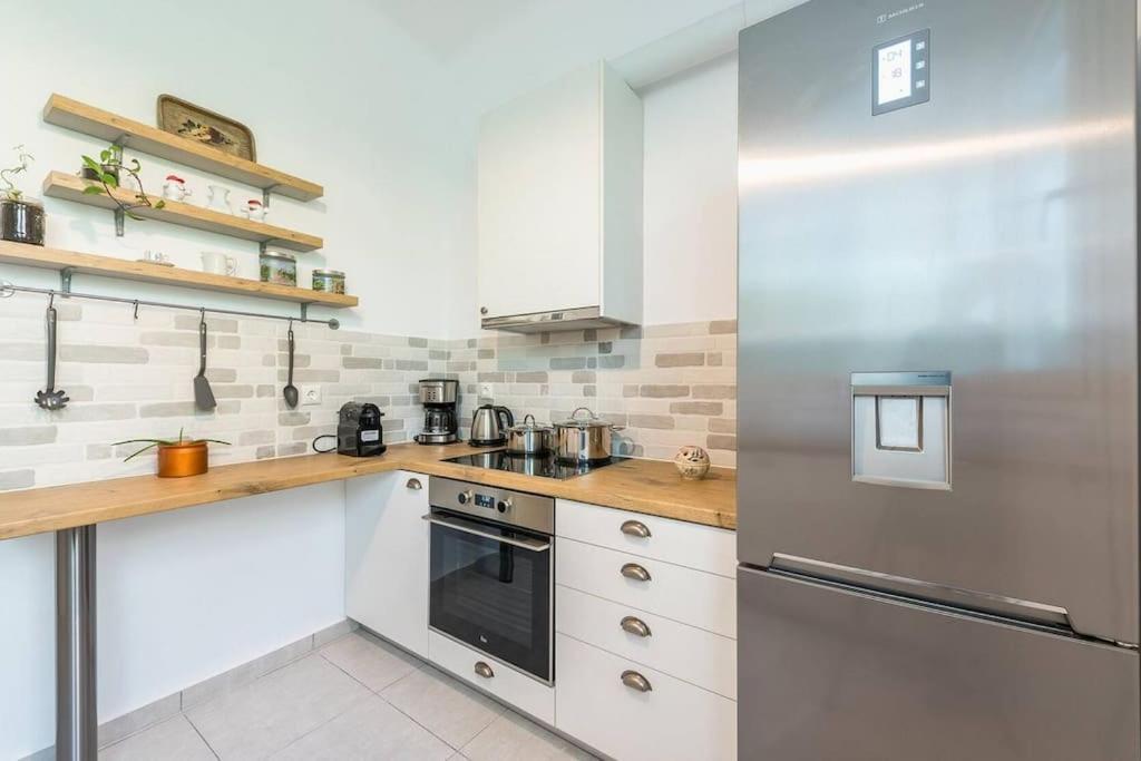 Casa Pamisou Near Attiki Metro Station Apartment Athens Luaran gambar
