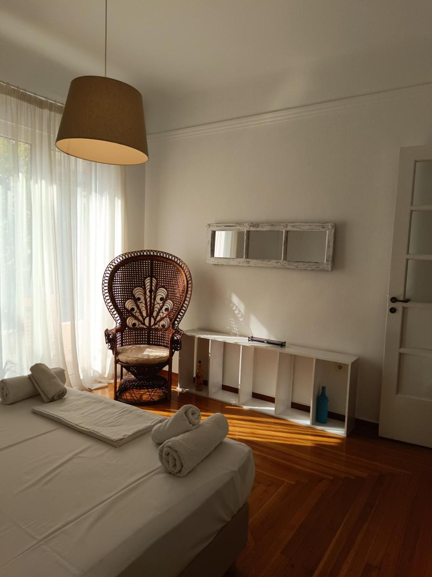 Casa Pamisou Near Attiki Metro Station Apartment Athens Luaran gambar